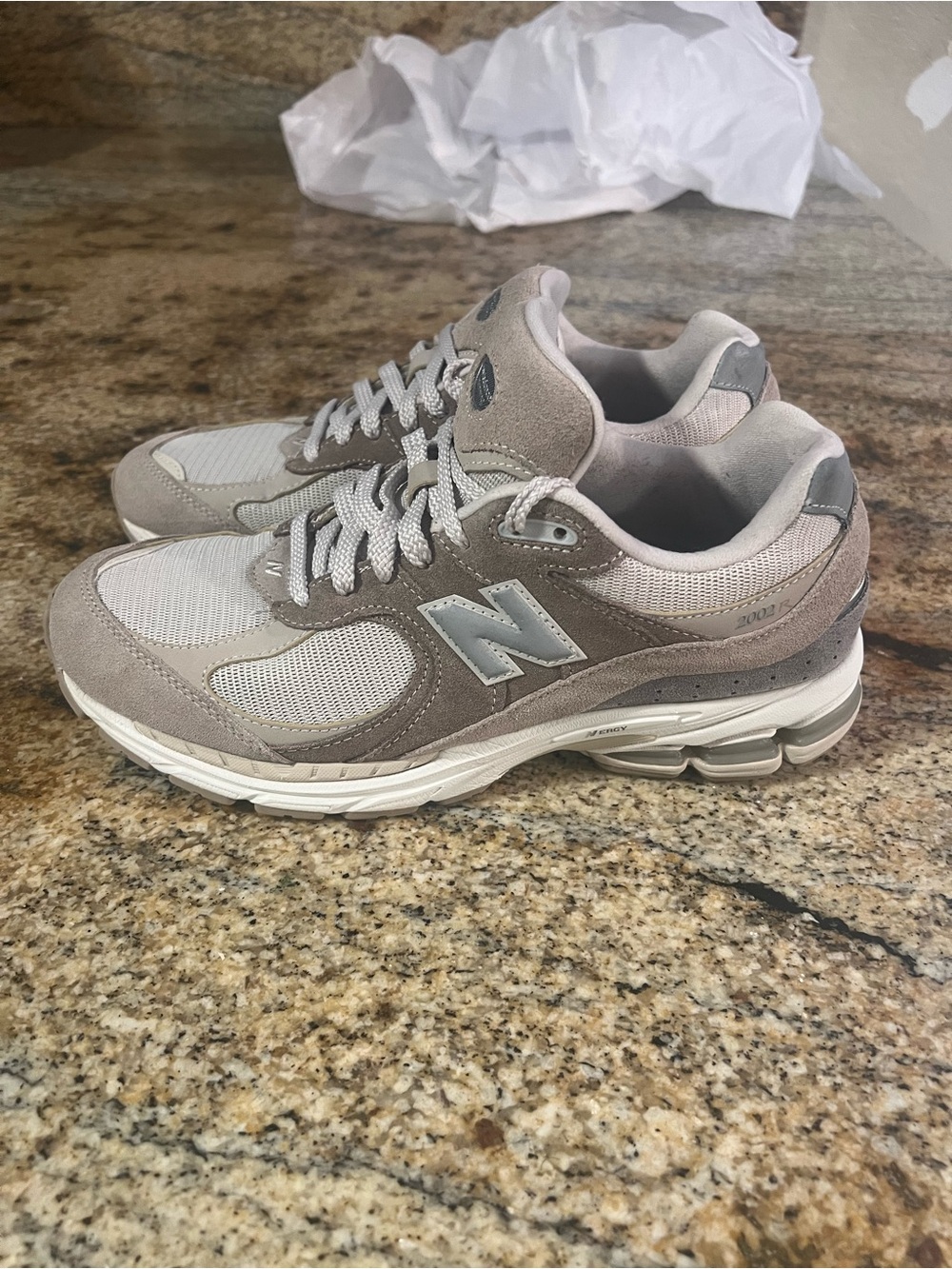 New Balance 2002R M2002RSI Gray Moonbeam Sneakers Men’s 8.5 Women’s 10 no insole
